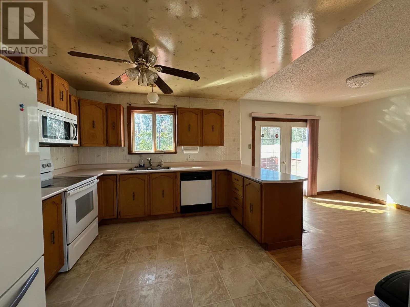 4 East Grove CRES