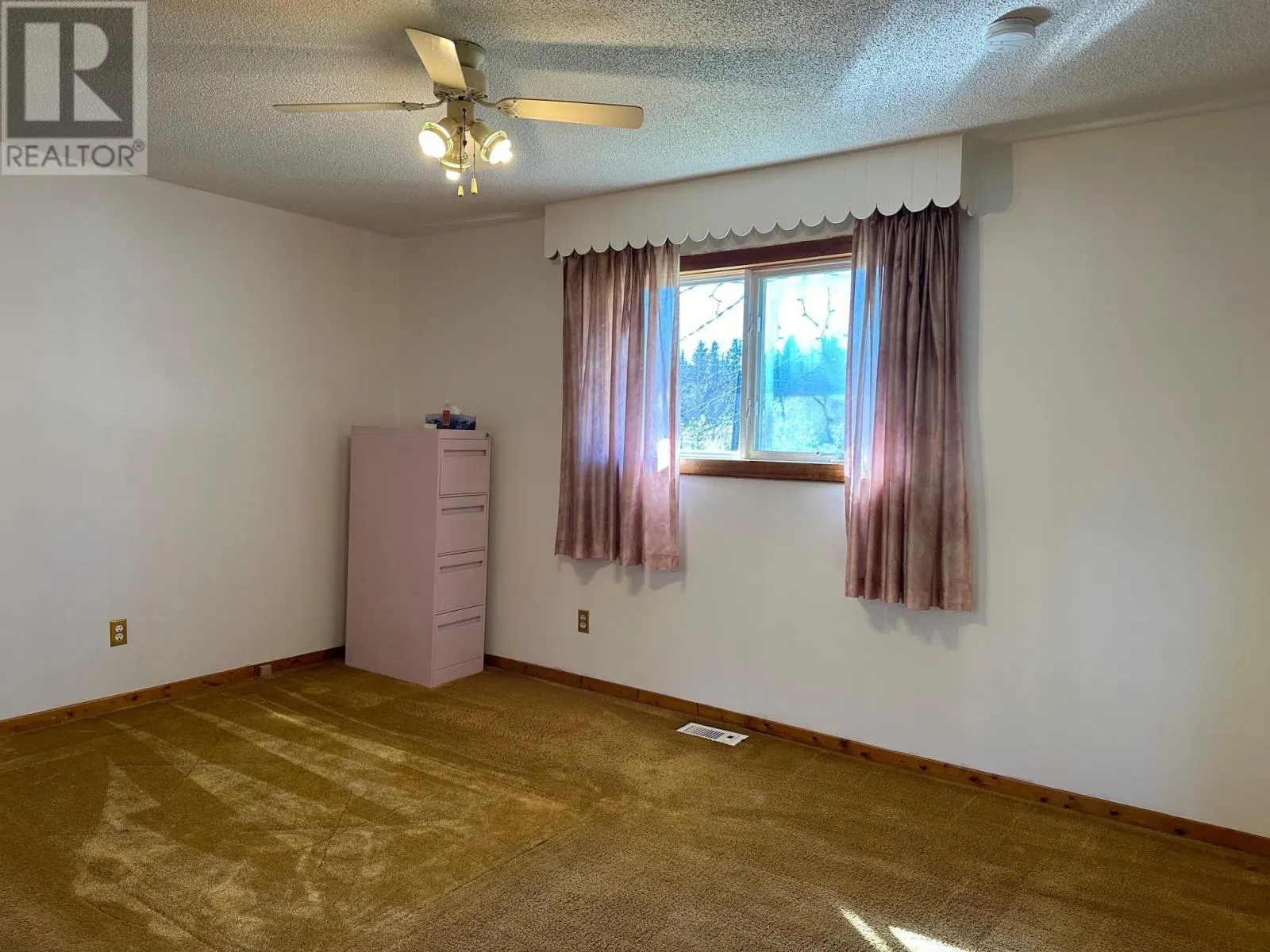 4 East Grove CRES