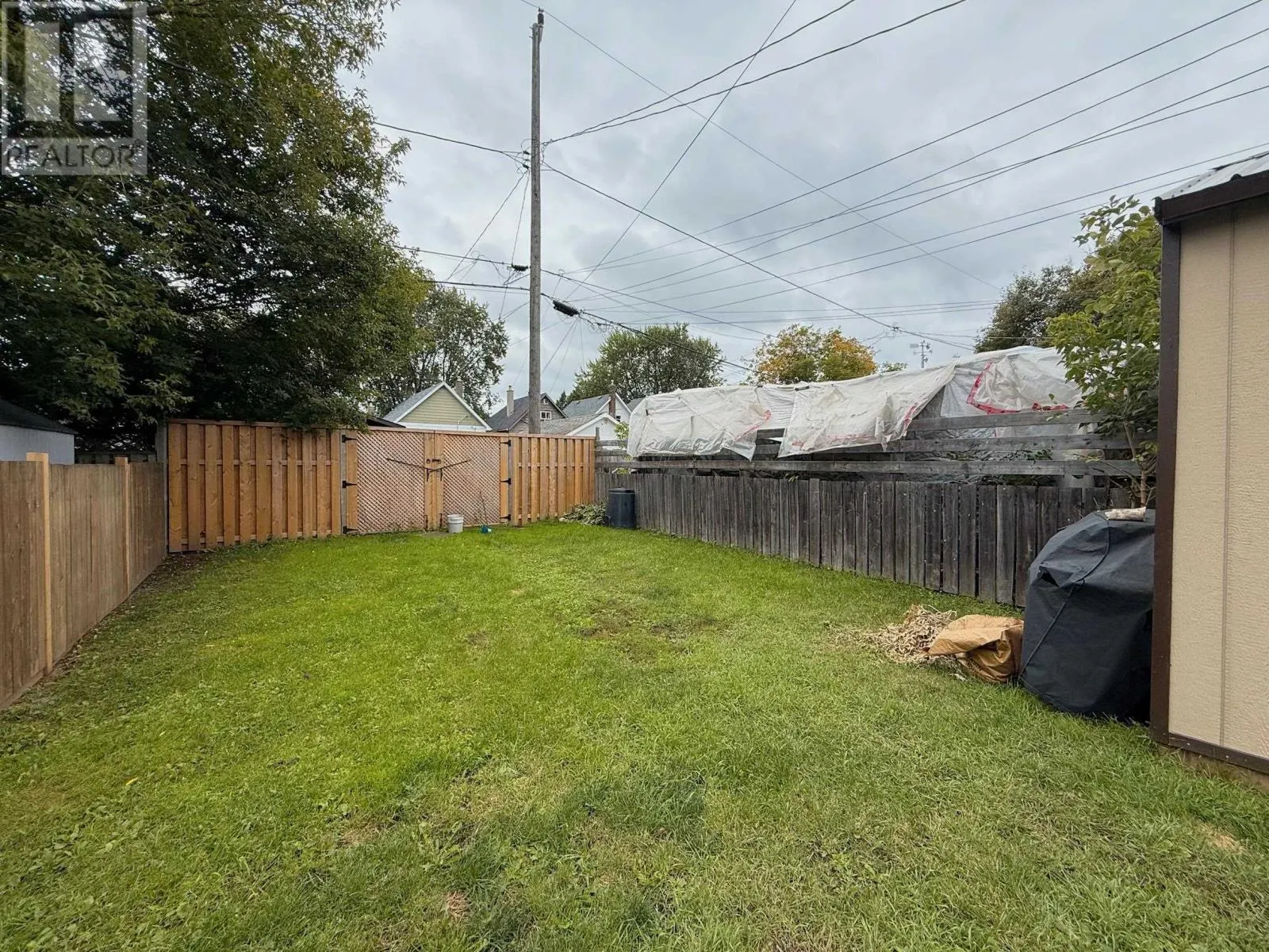 302 ROBERTSON ST
