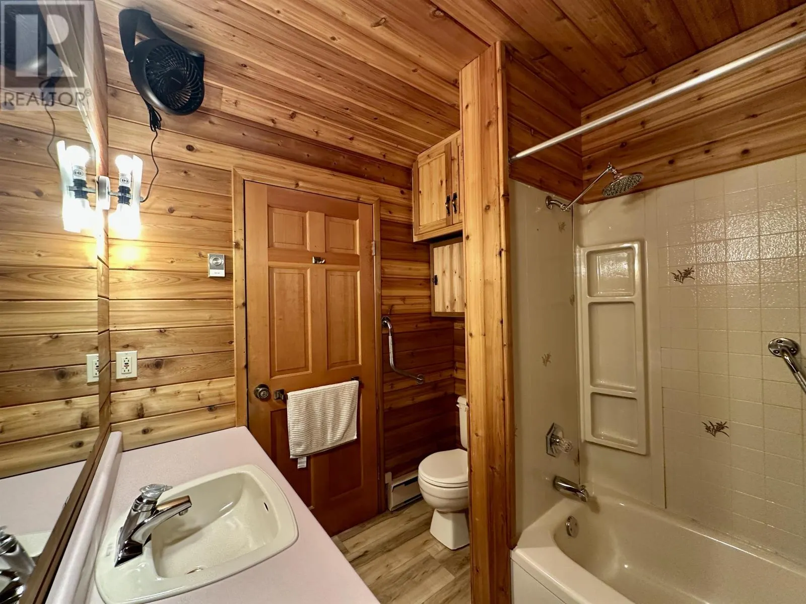 119 LONG PINE LAKE
