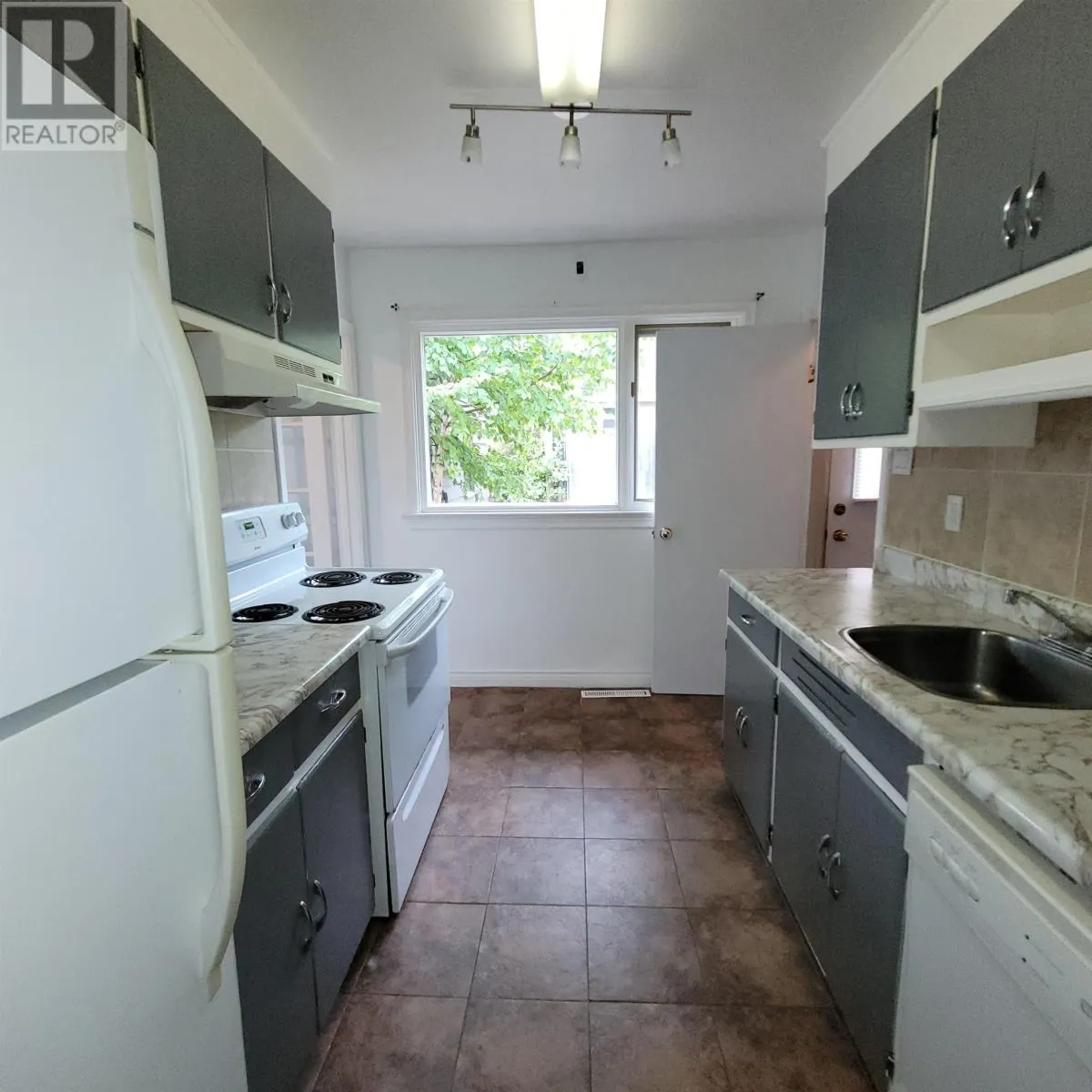 22 & 24 Mona DR