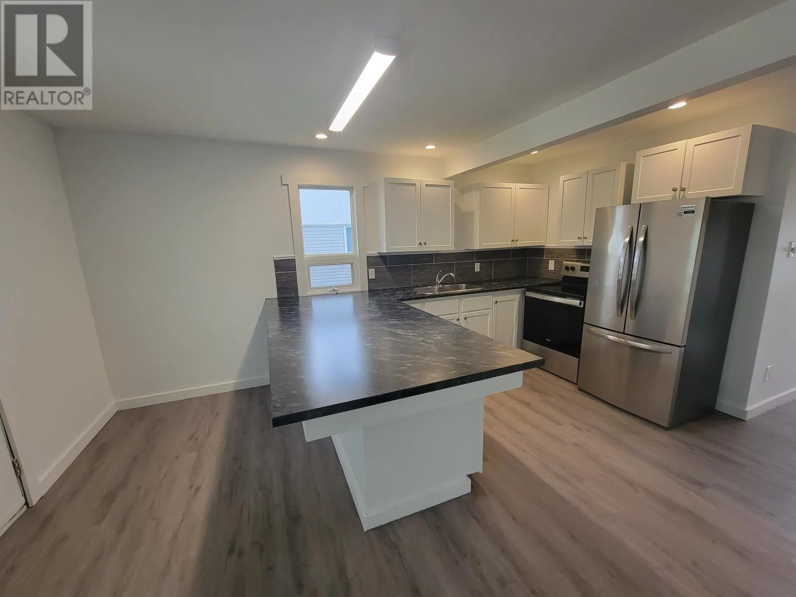 613 Third ST W