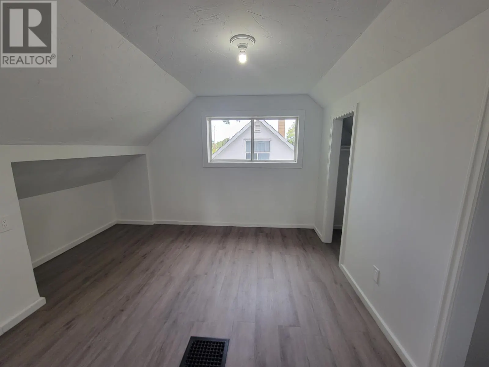 613 Third ST W