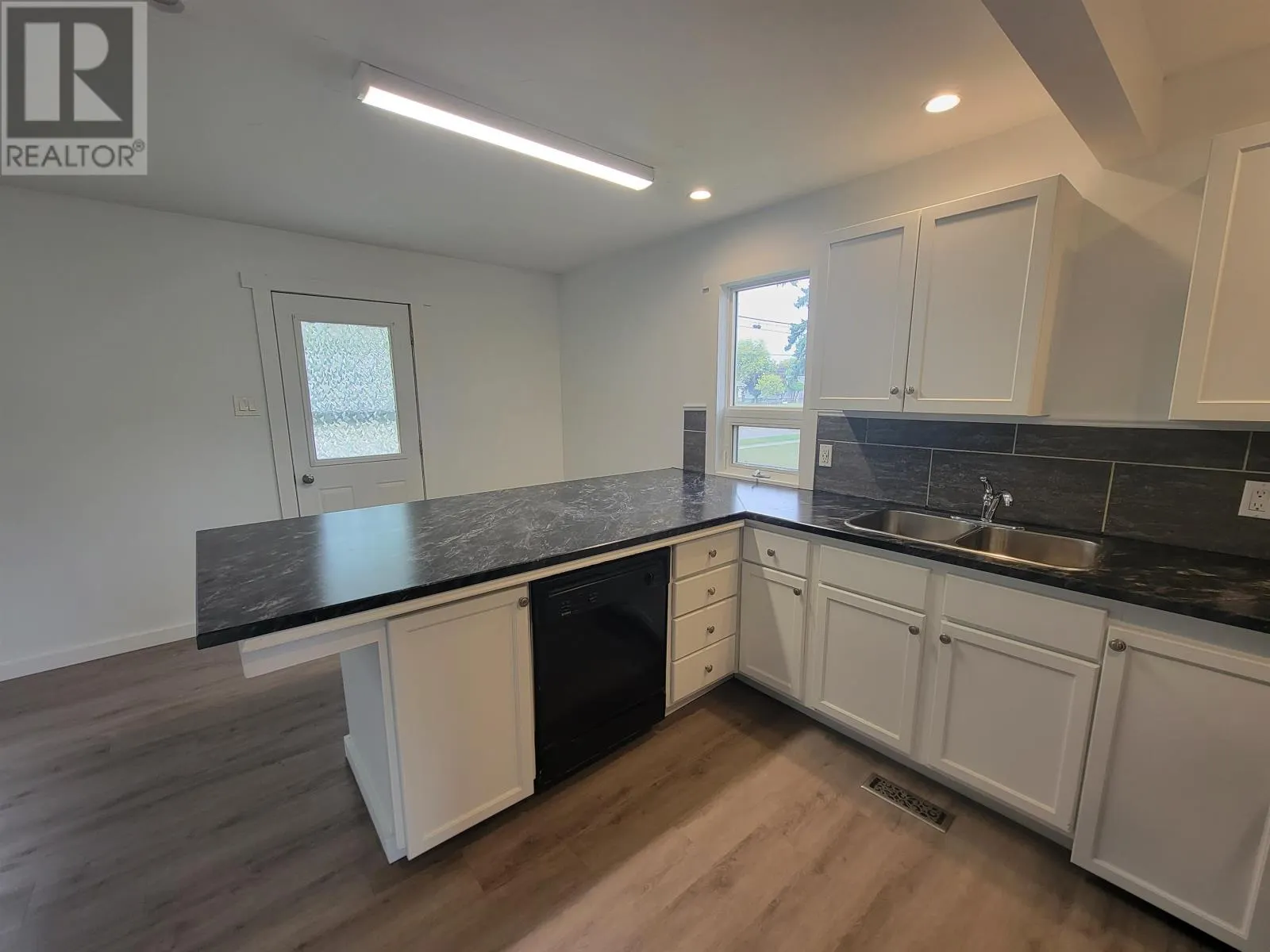 613 Third ST W
