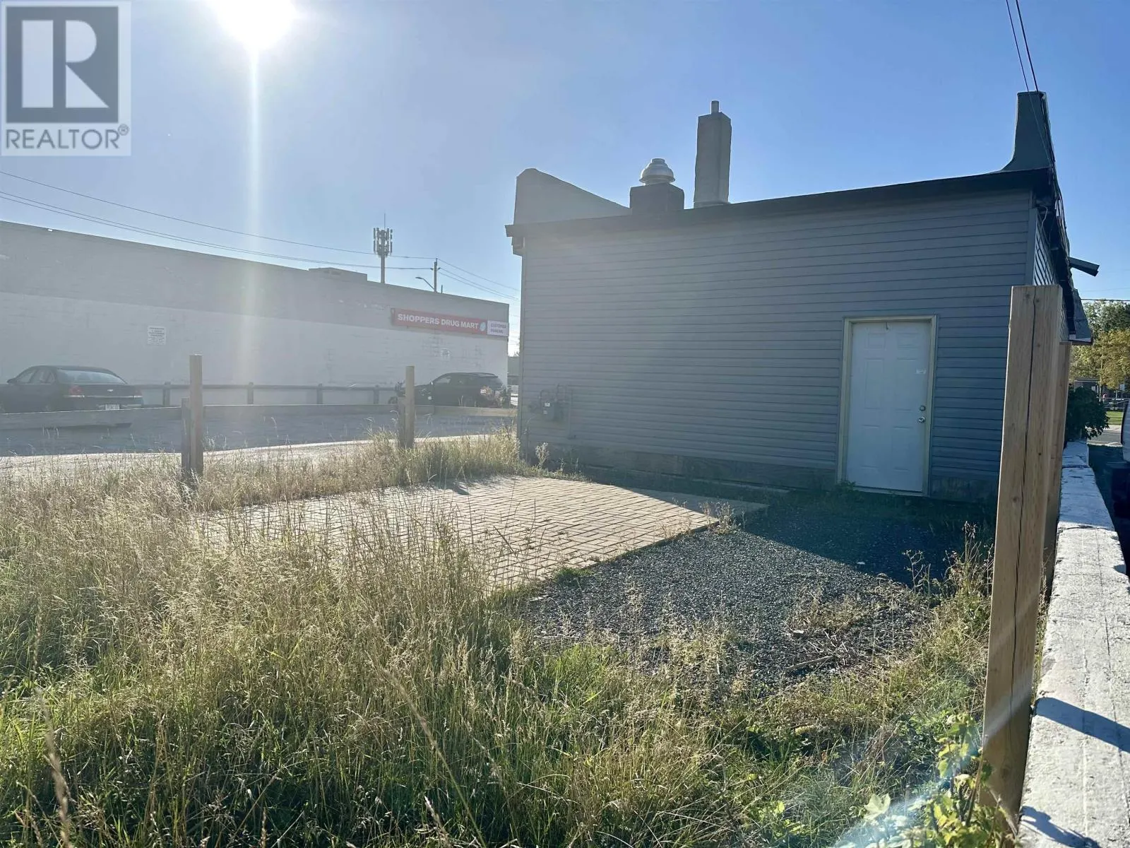 122 Scott ST