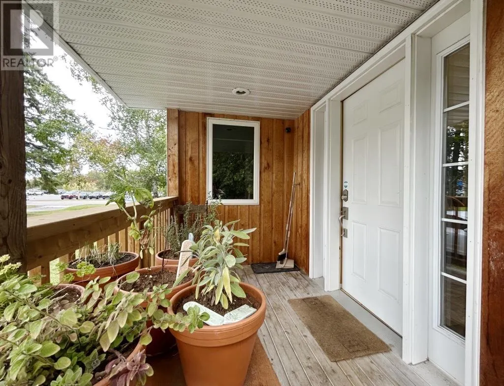 1305 Kings Highway