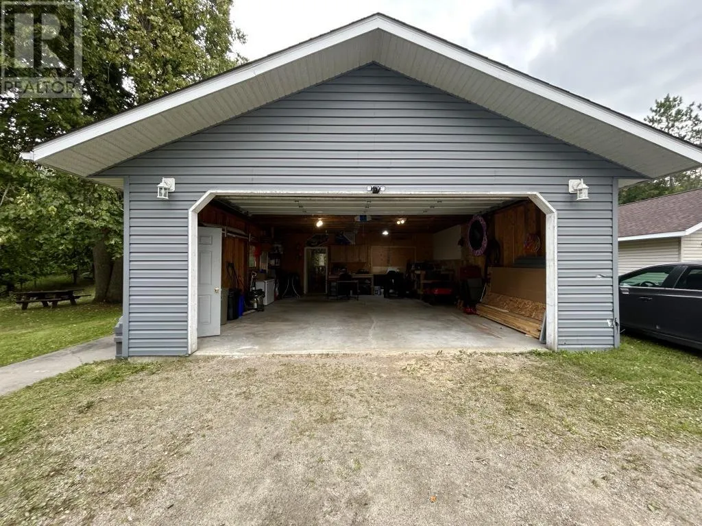 1305 Kings Highway