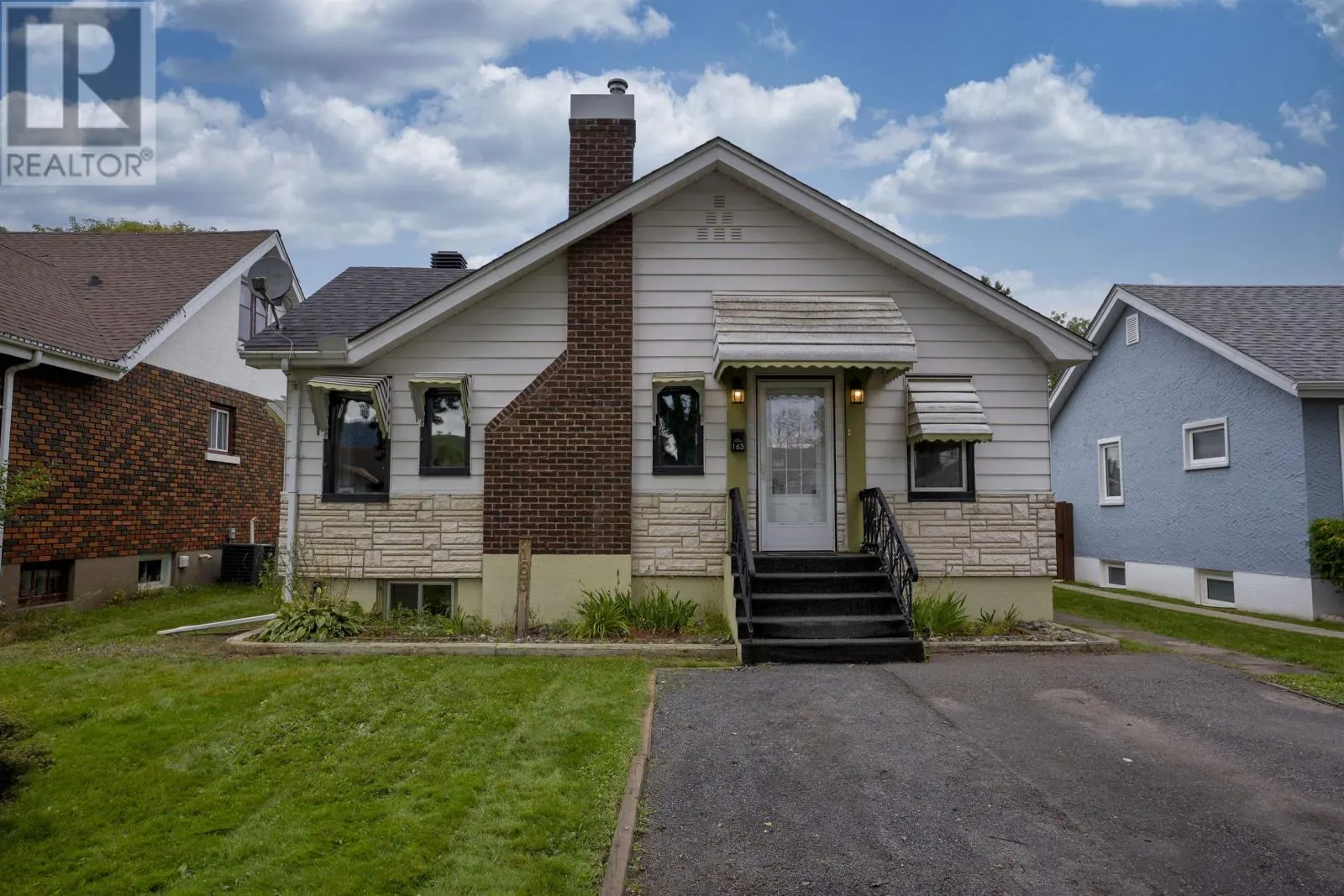 163 Francis ST E