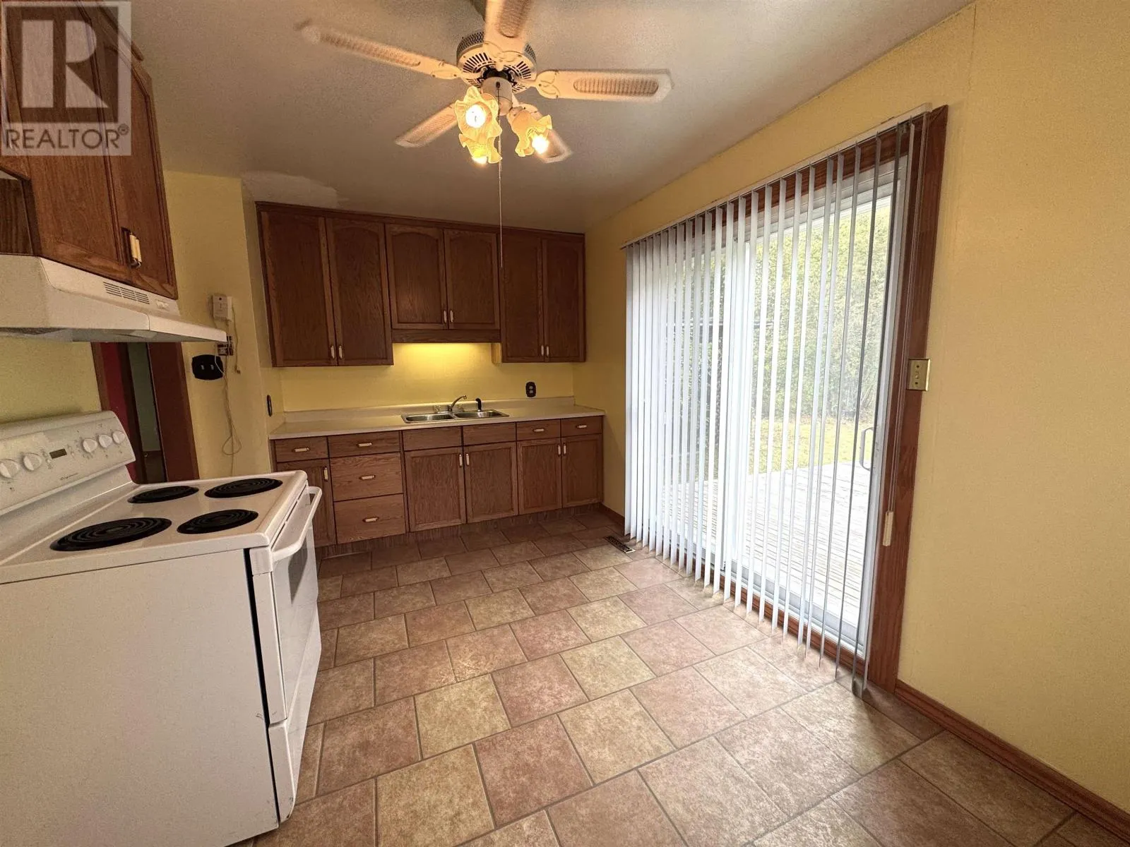 21 Warbler DR
