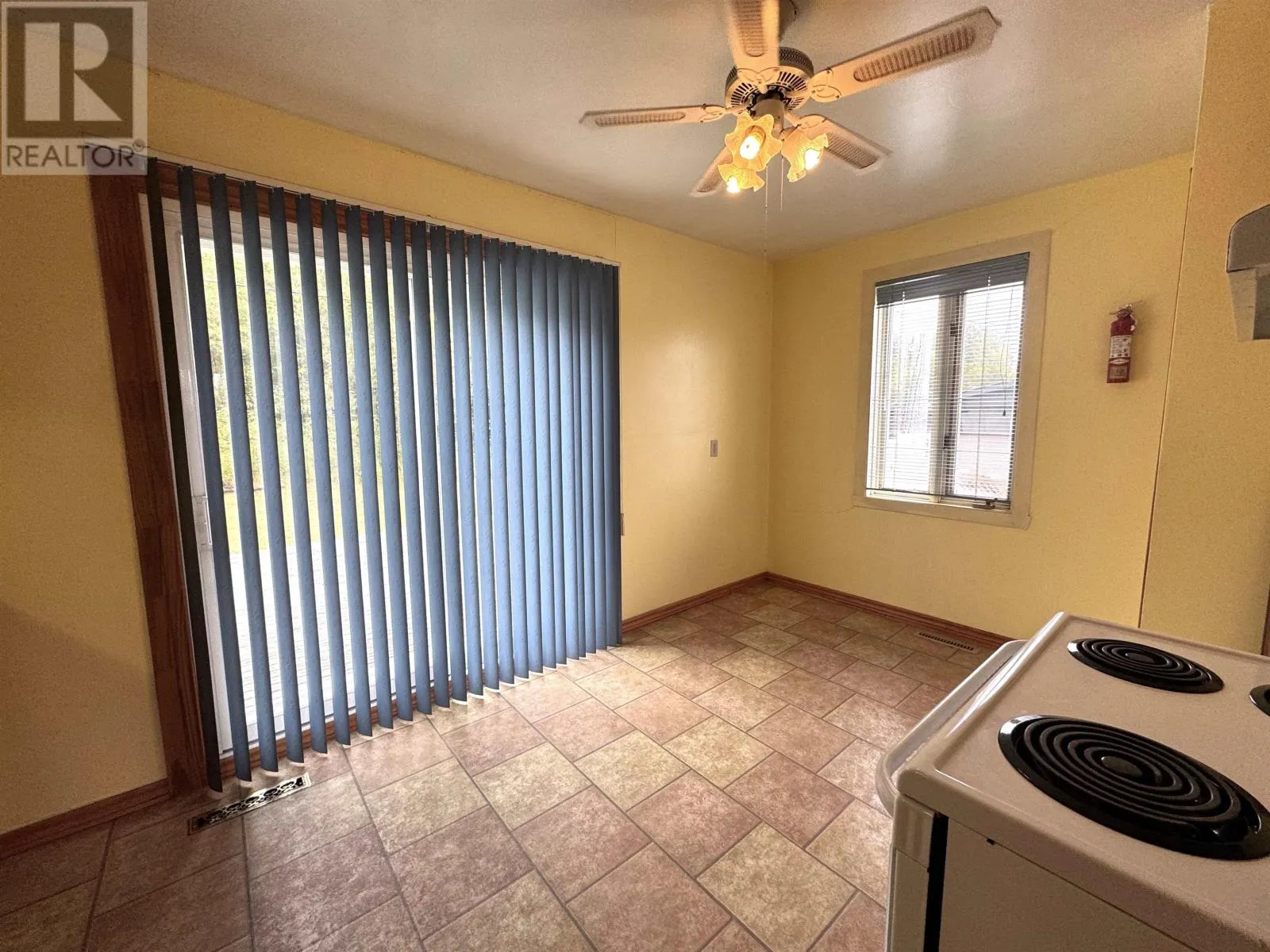 21 Warbler DR