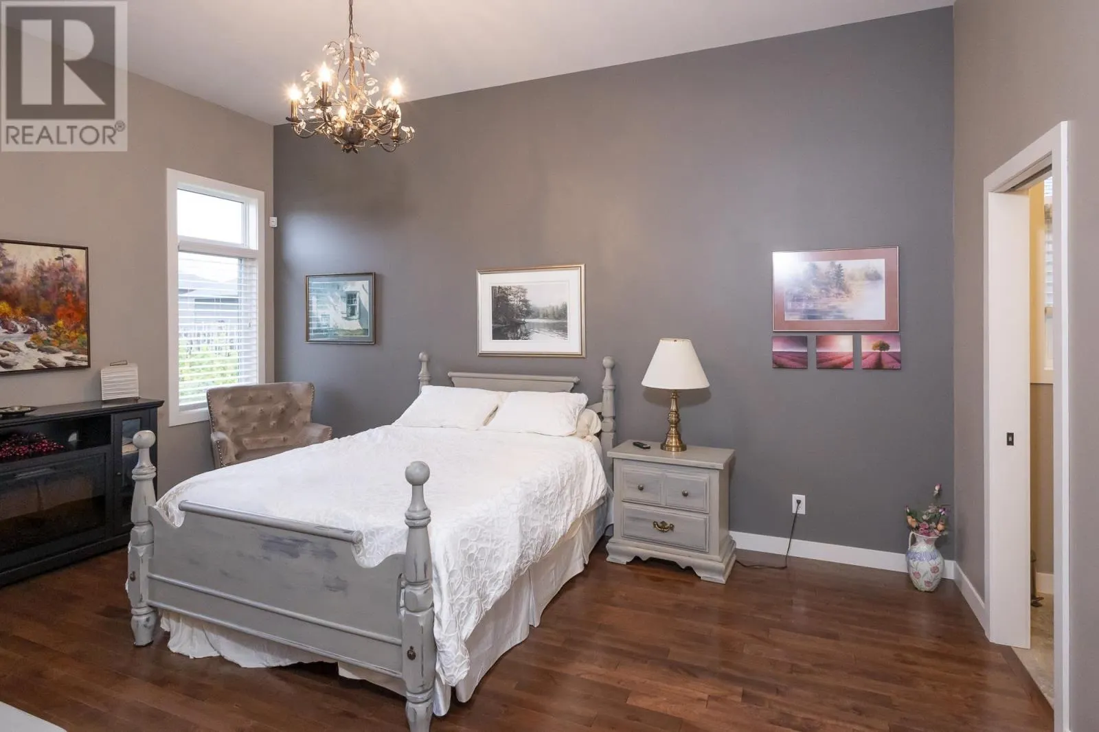 567 Fireweed Bay