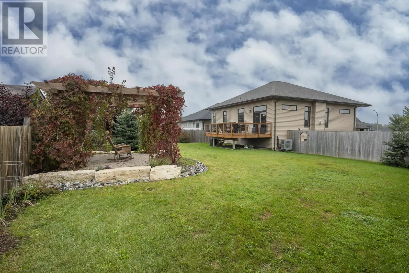 567 Fireweed Bay