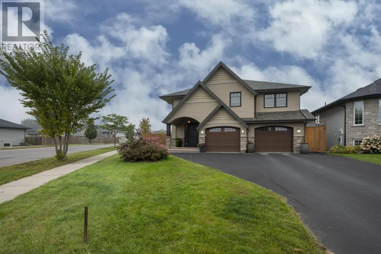 567 Fireweed Bay