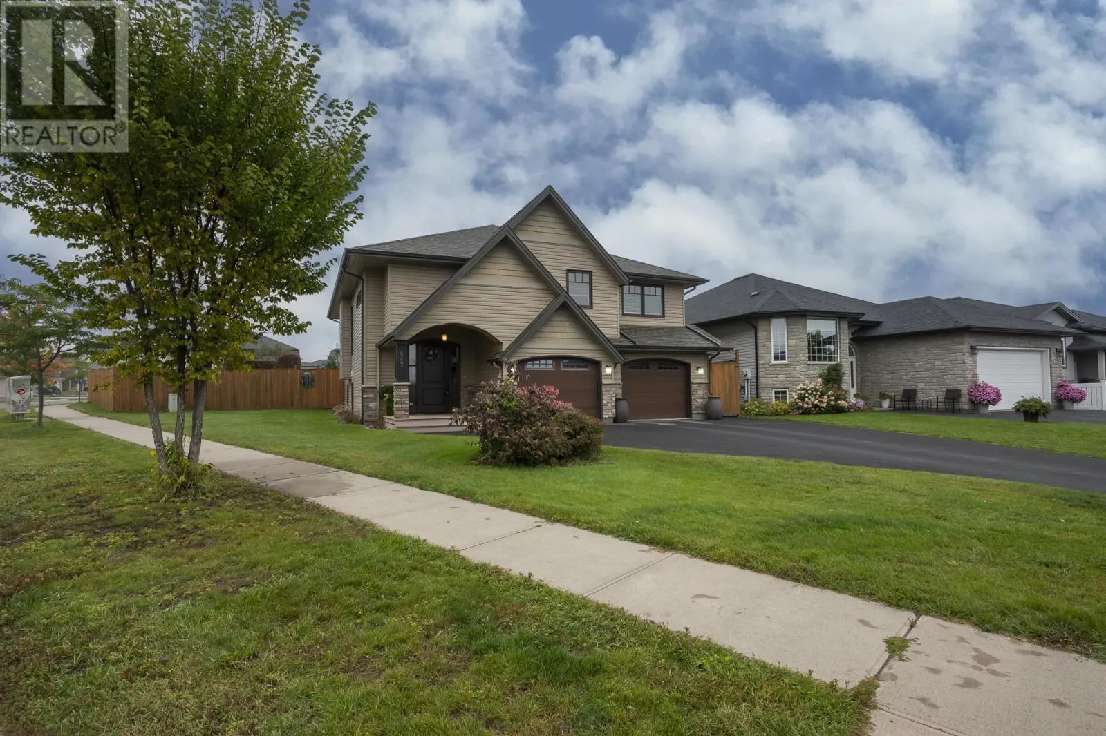 567 Fireweed Bay