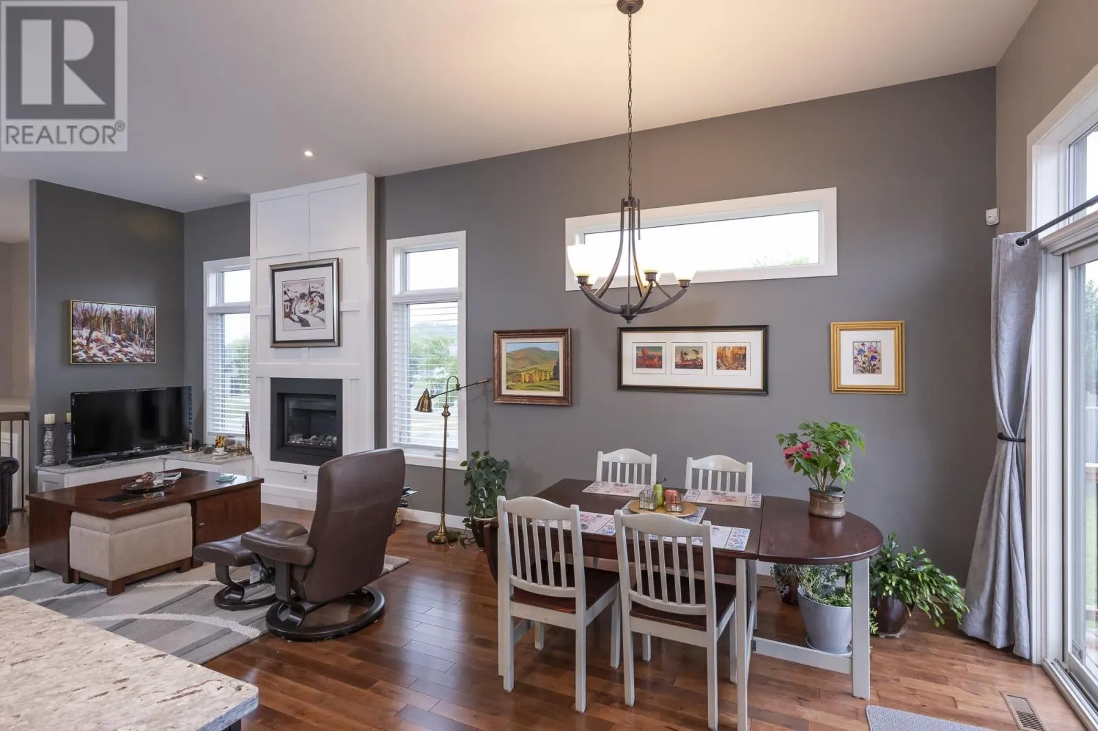 567 Fireweed Bay