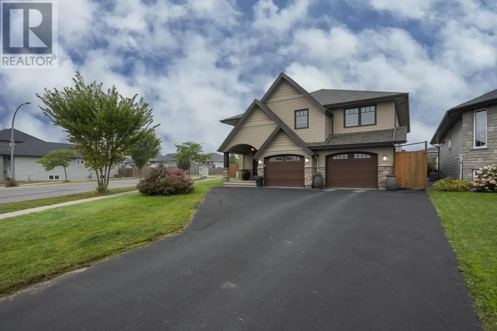 567 Fireweed Bay