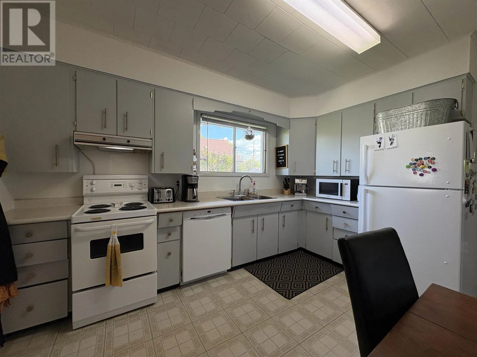 338 THIRD ST W