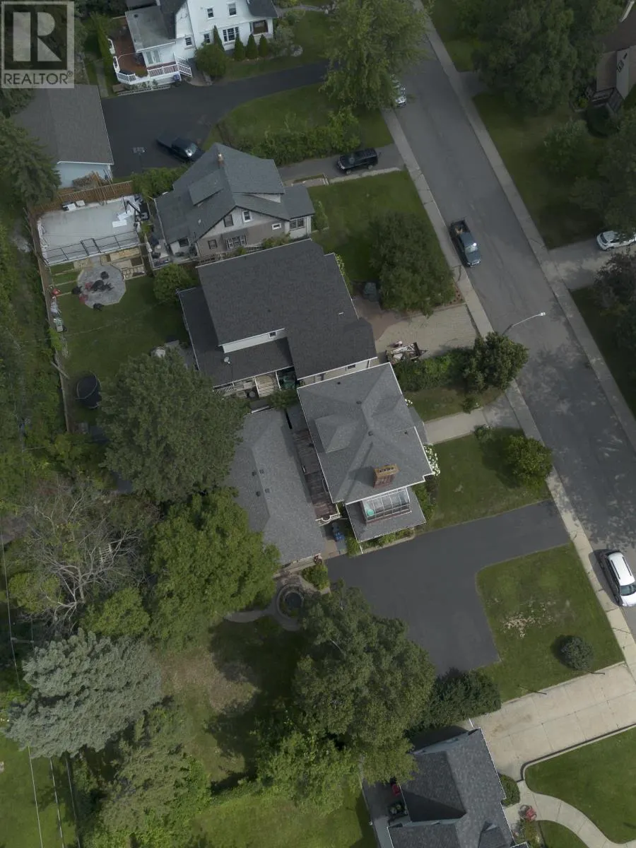 124 Summit AVE