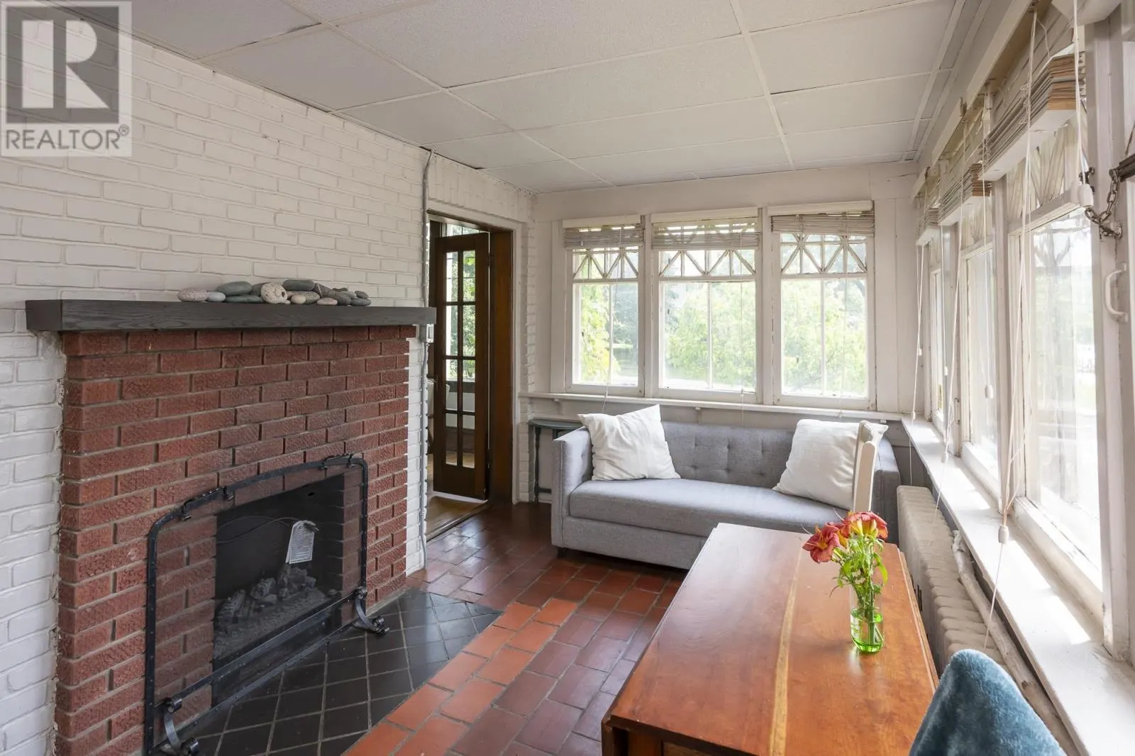 124 Summit AVE