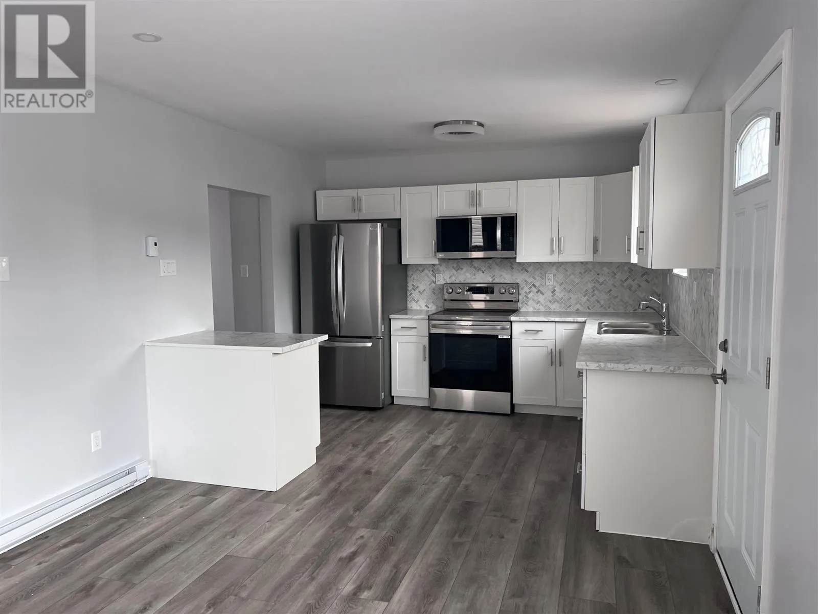 61 Stevens AVE