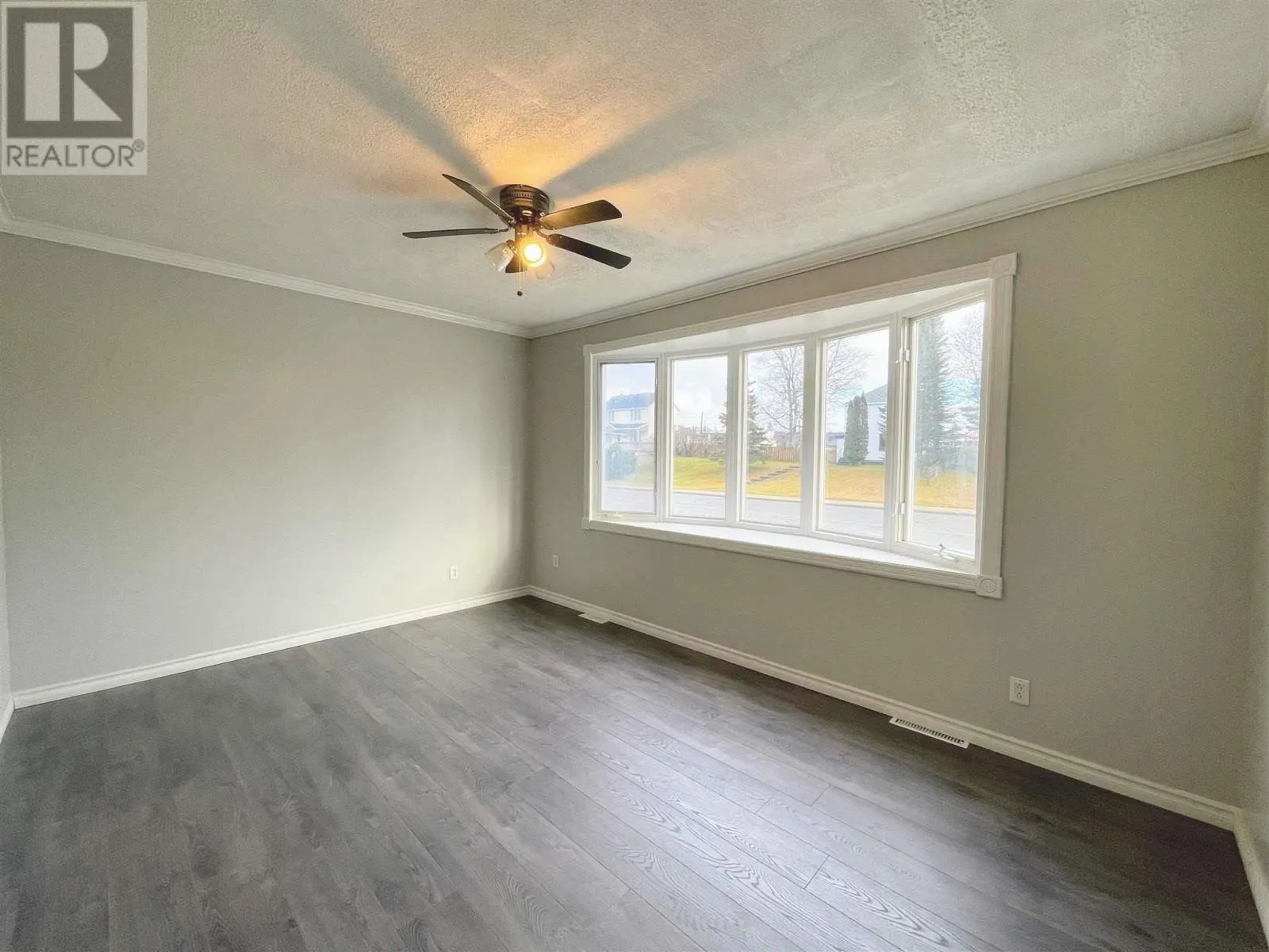 24 Stevens AVE