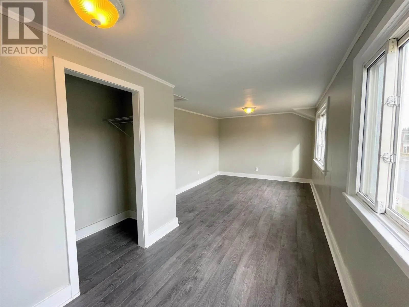 24 Stevens AVE