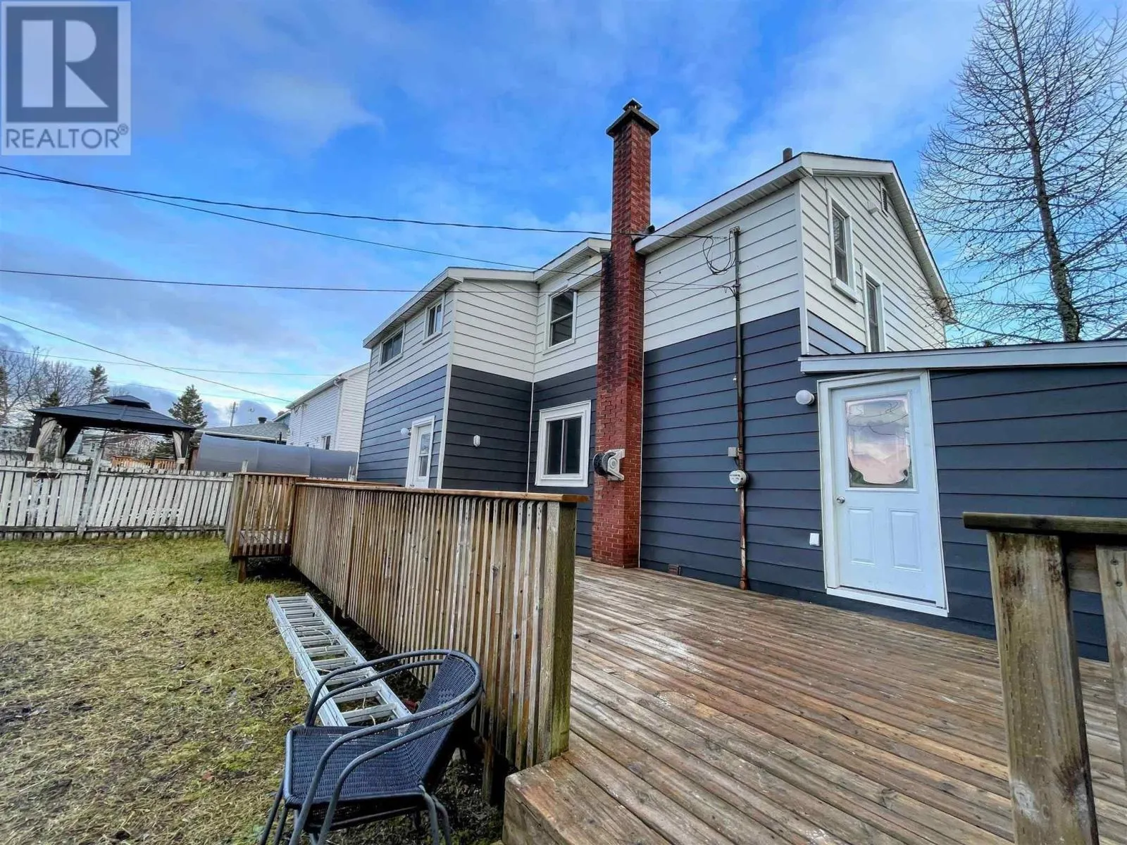 24 Stevens AVE