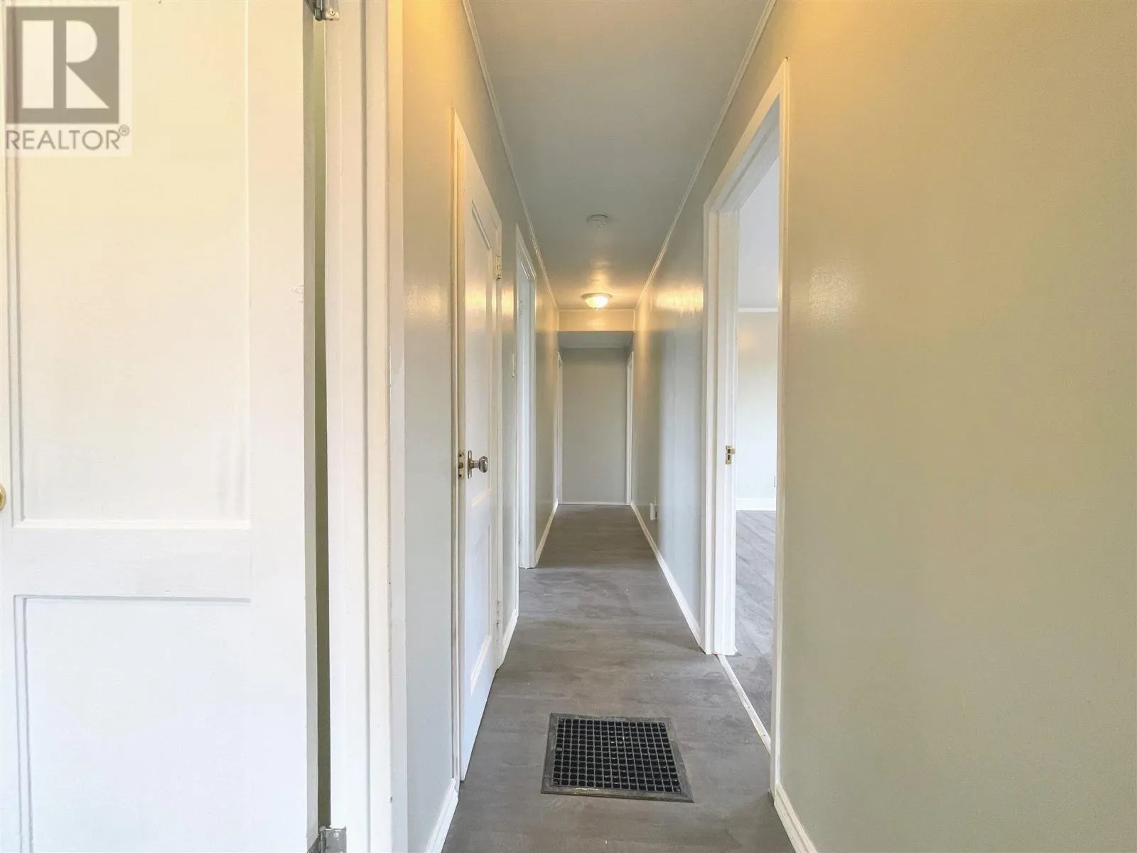 24 Stevens AVE