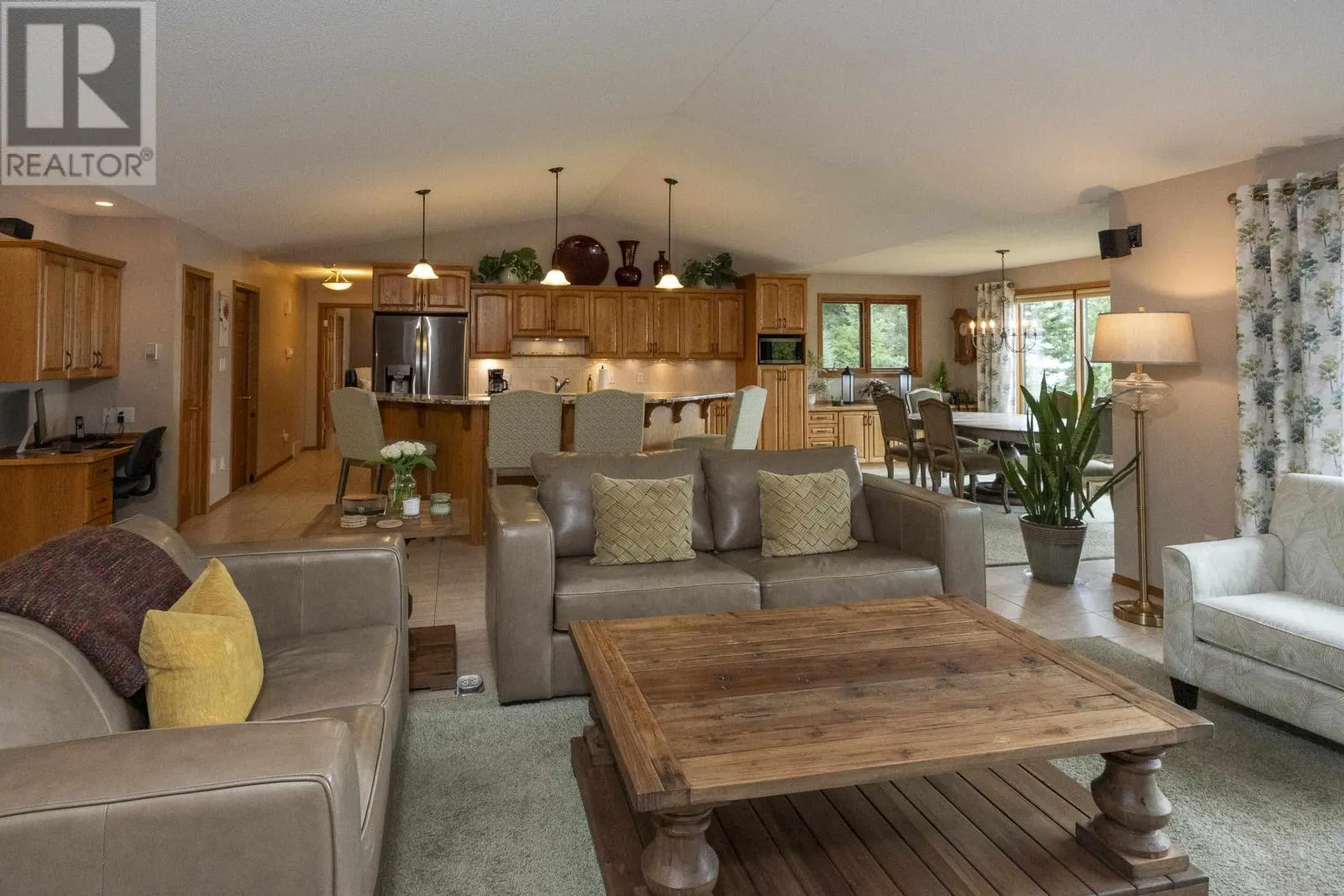 2529 Scott DR