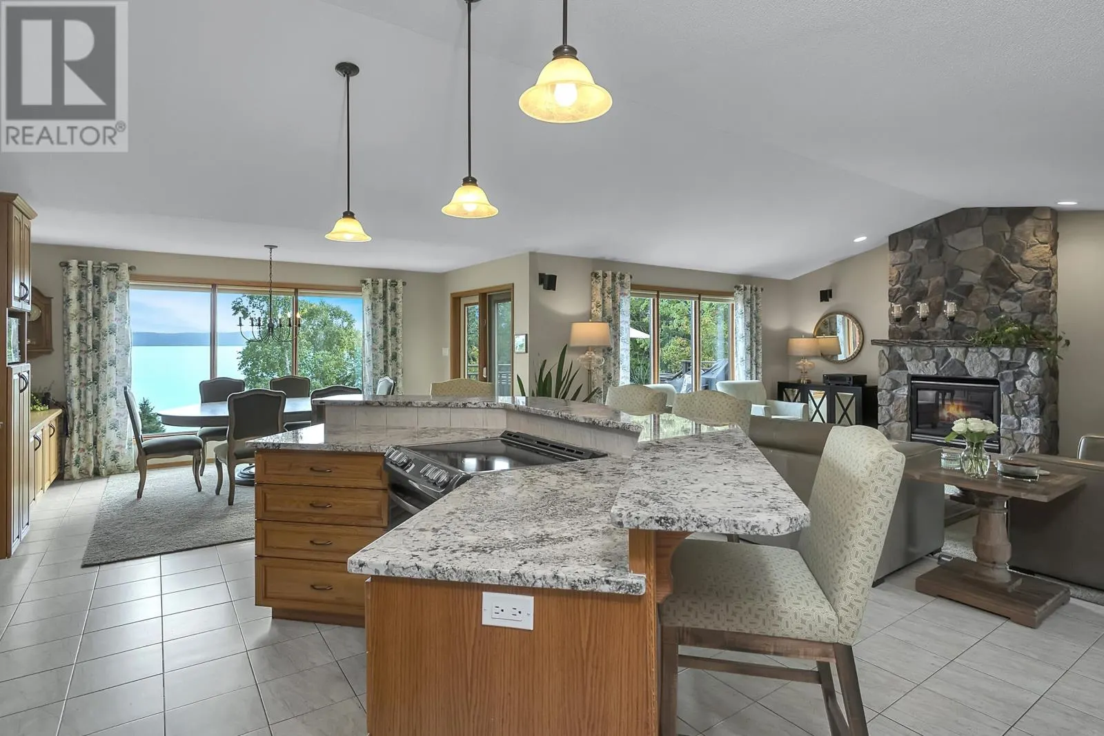 2529 Scott DR