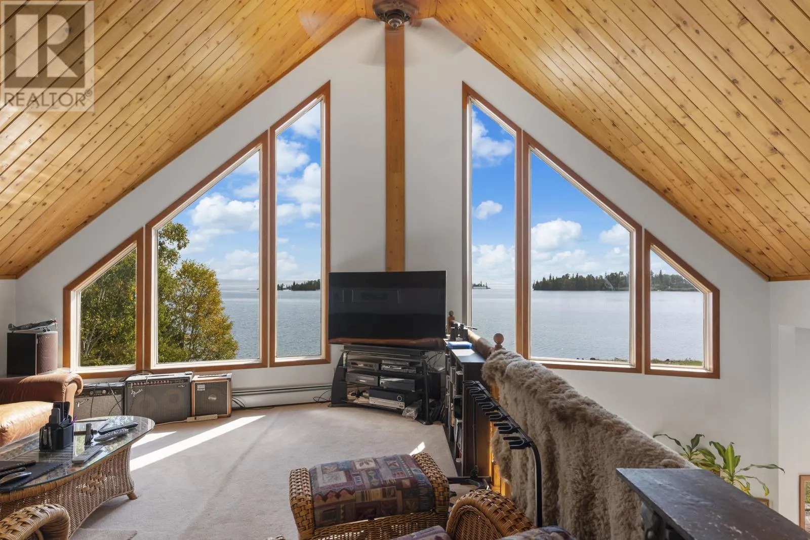 1623 CORAL BAY DR