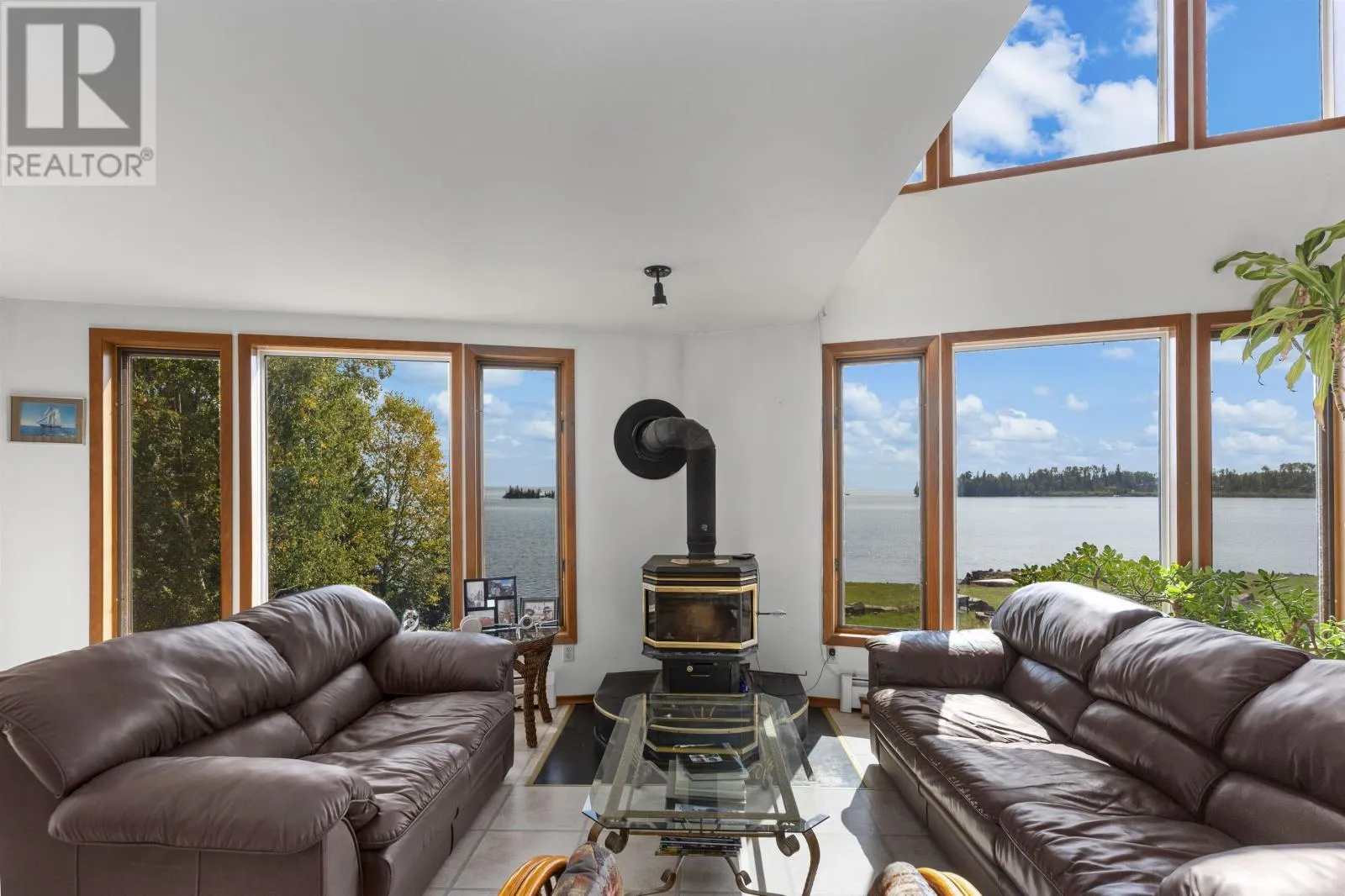 1623 CORAL BAY DR