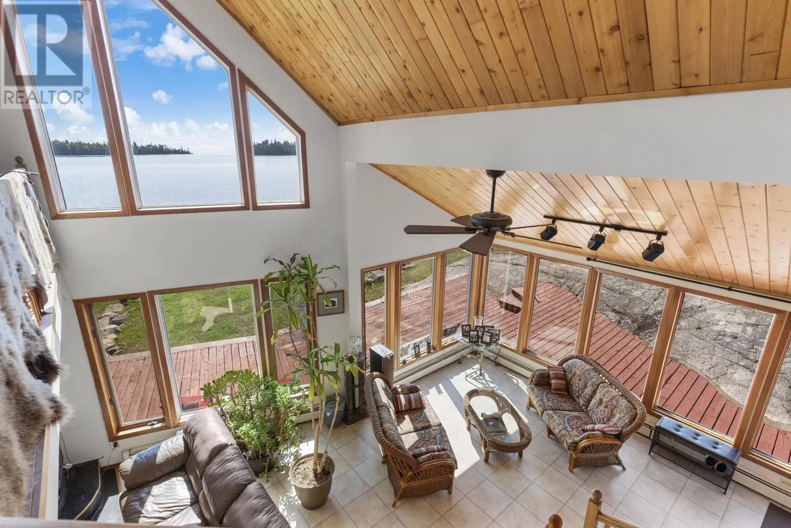 1623 CORAL BAY DR