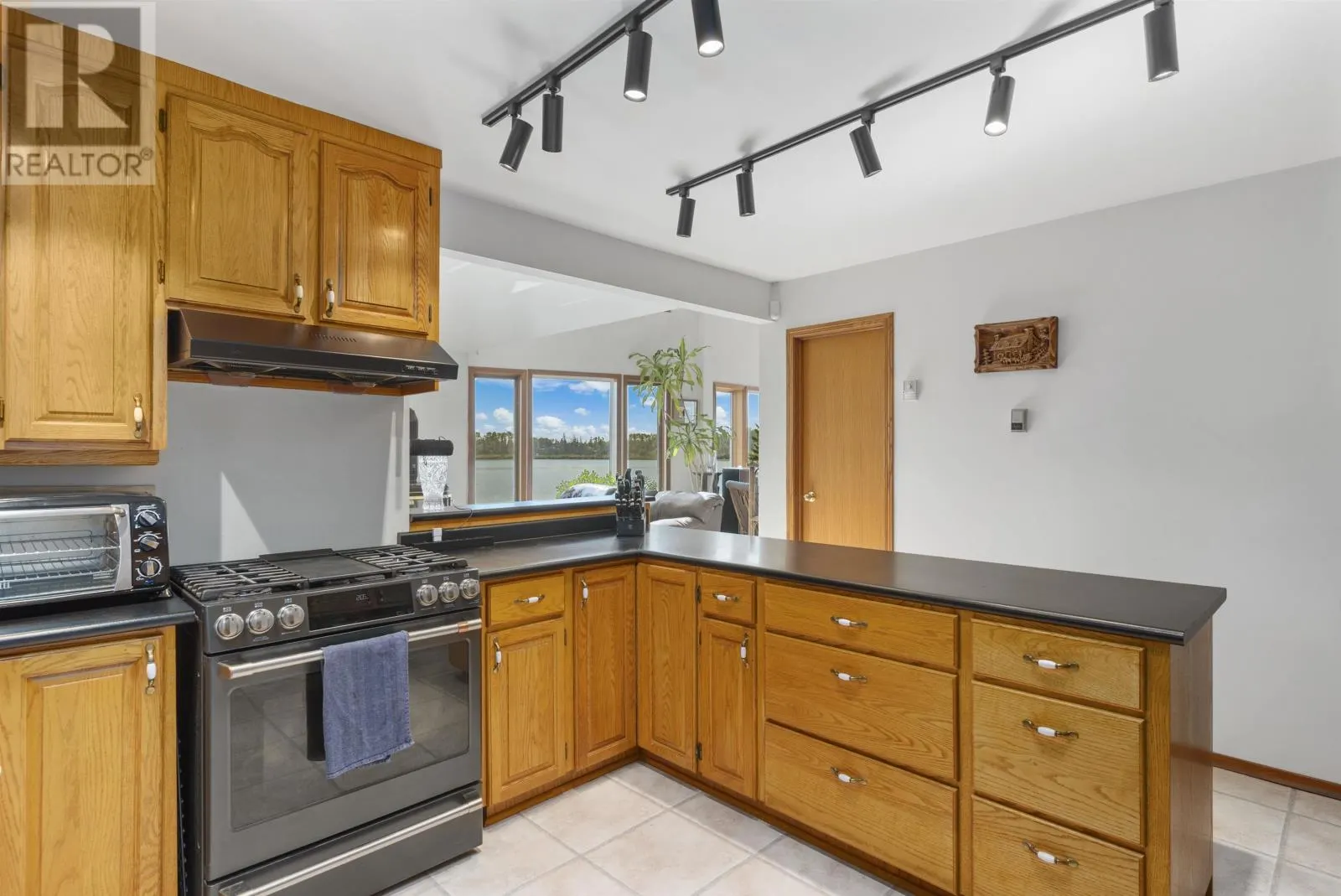 1623 CORAL BAY DR