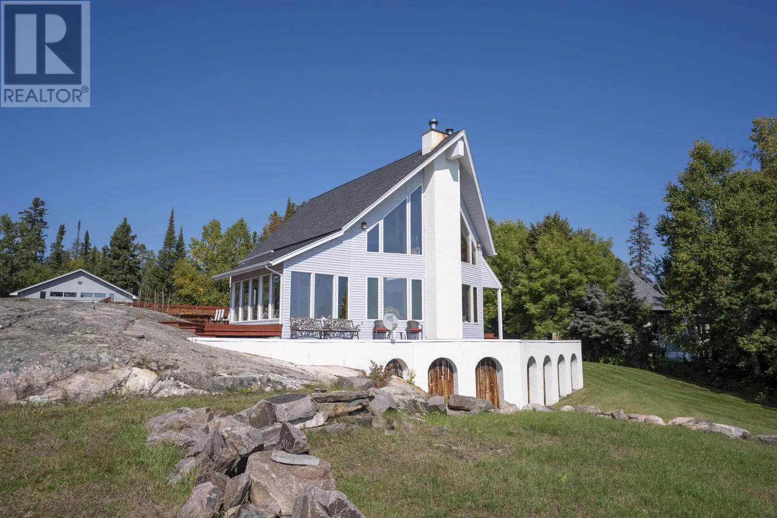 1623 CORAL BAY DR