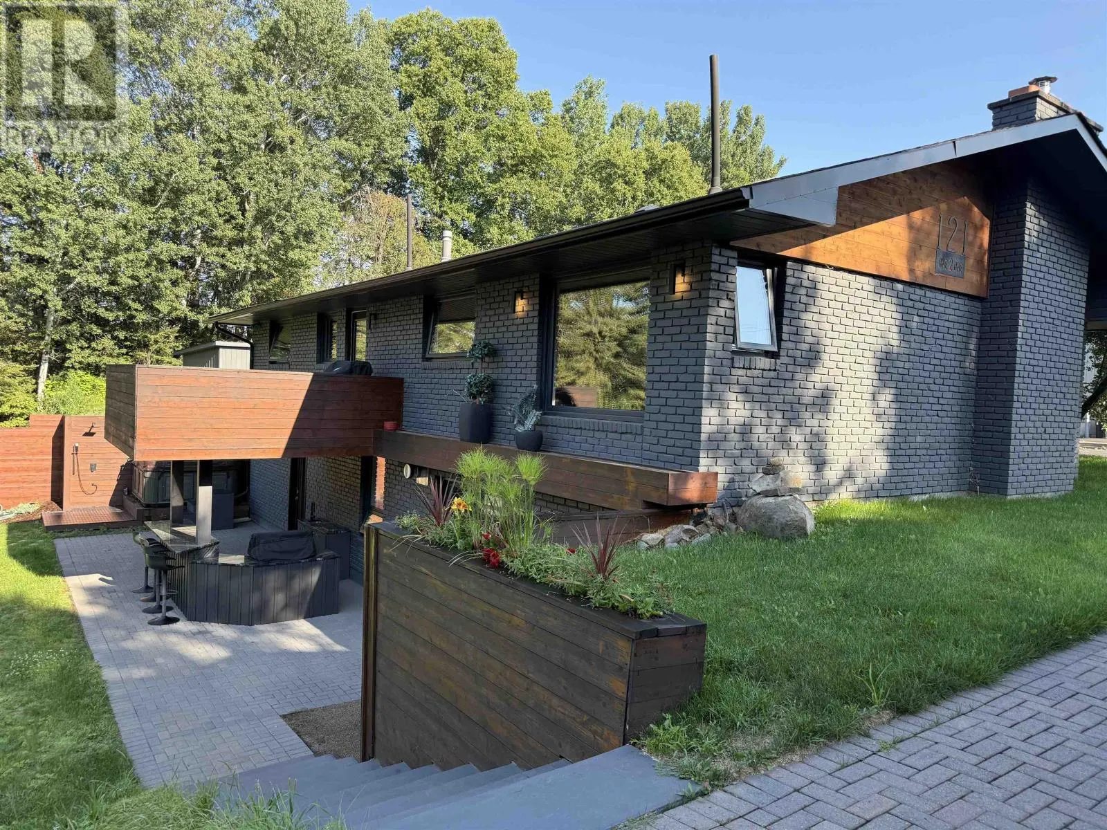 121 Chercover DR