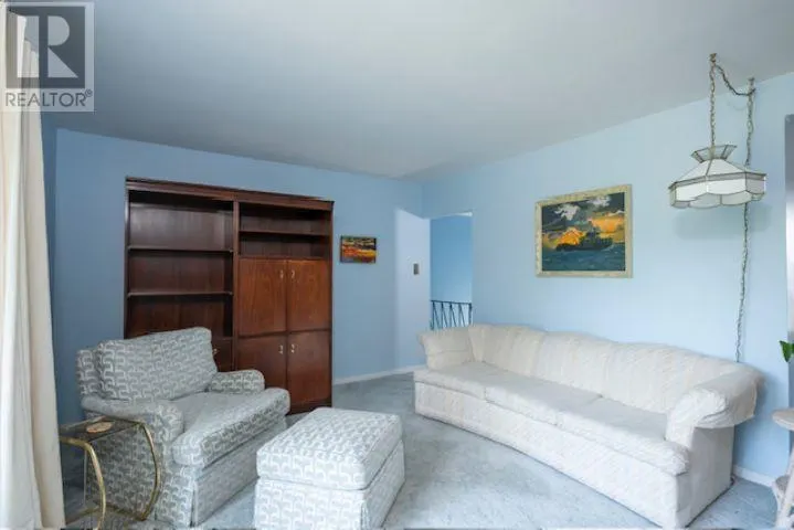 134 Hinton Ave
