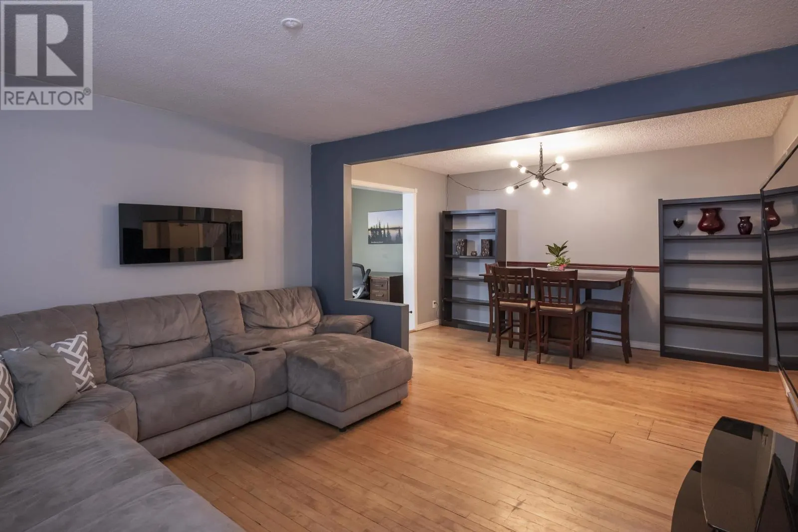 217 Clavet ST