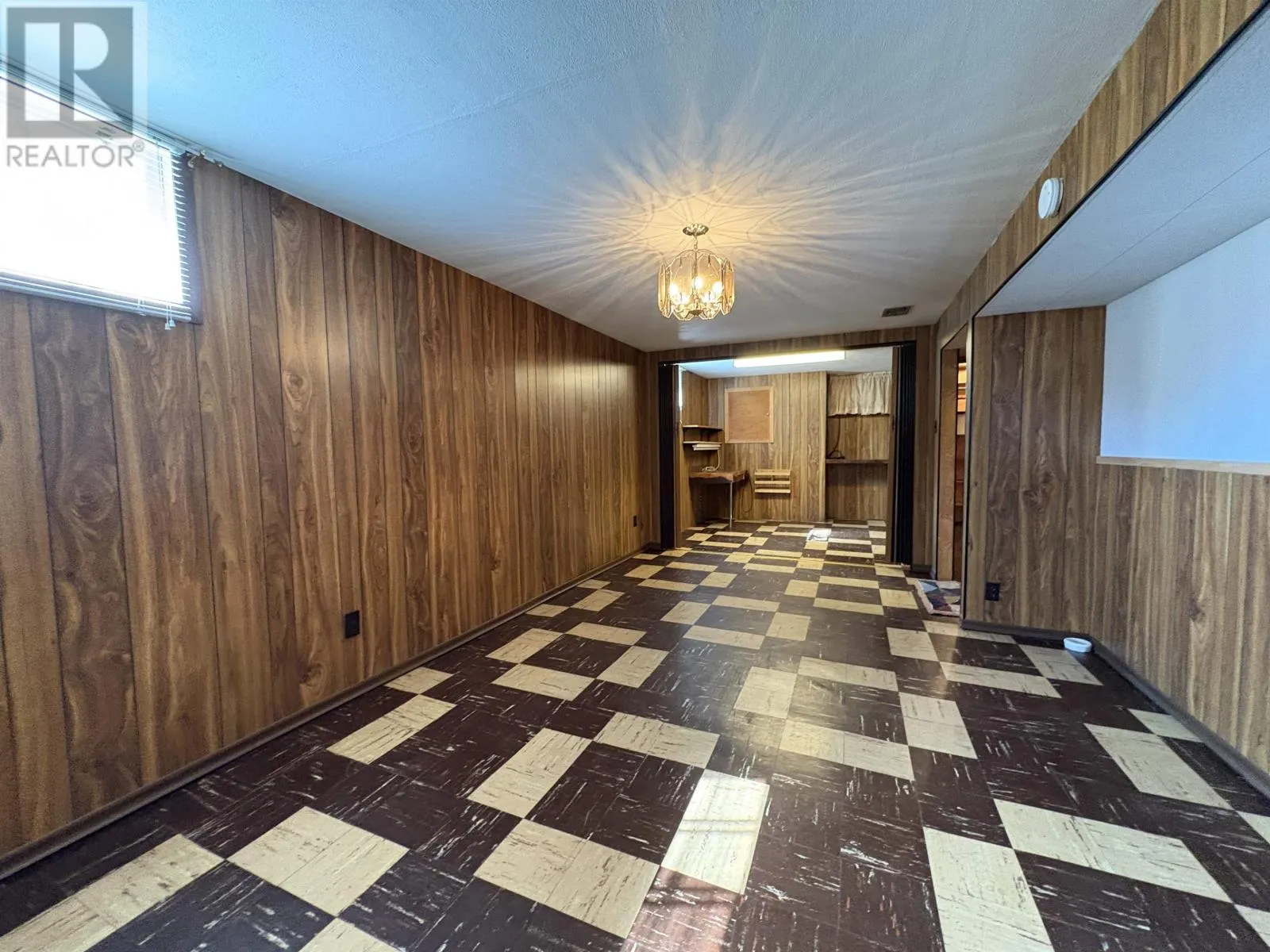 610 SECOND ST E