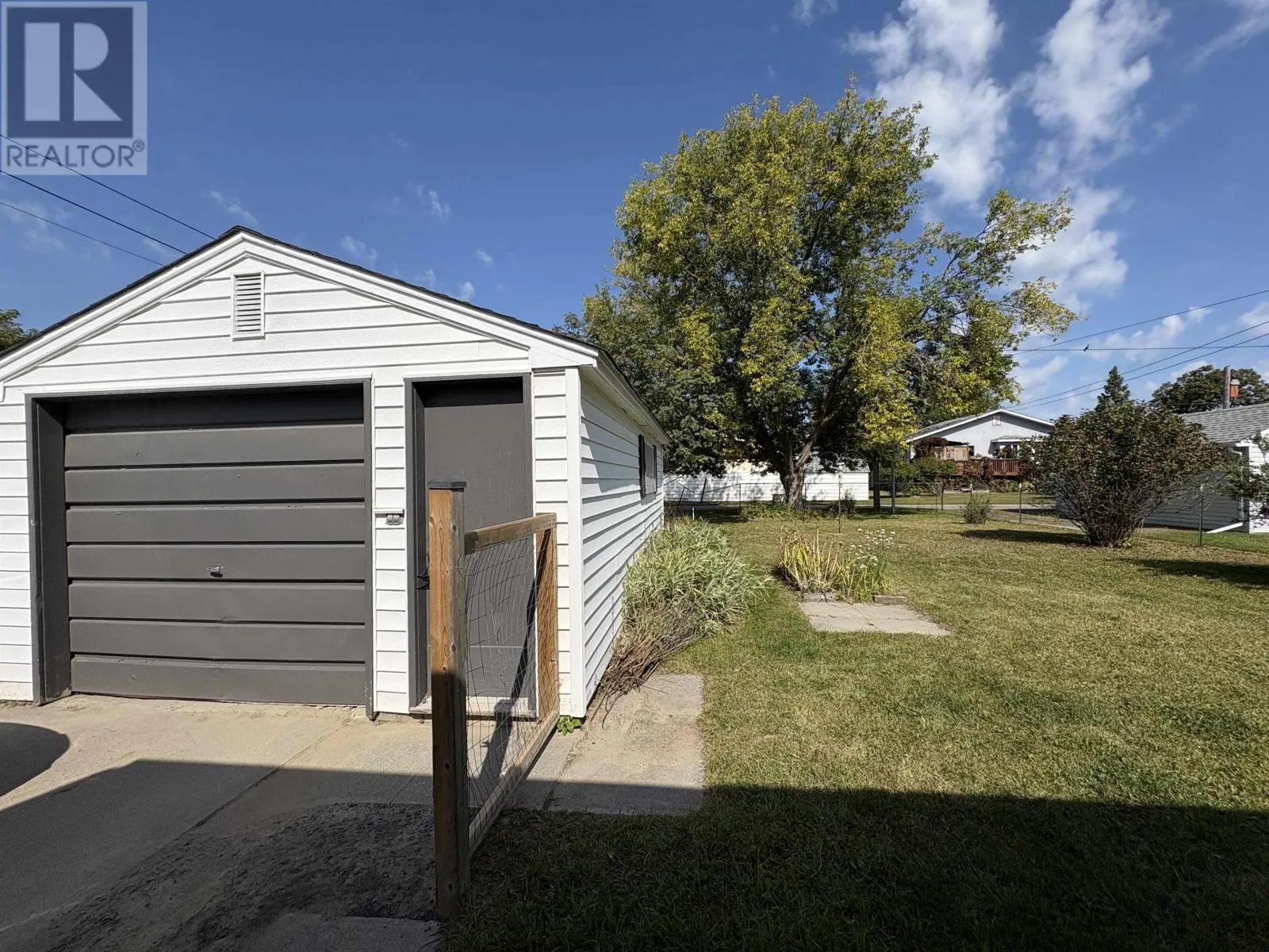 610 SECOND ST E
