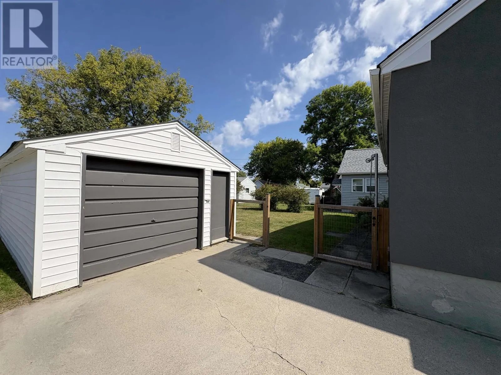 610 SECOND ST E