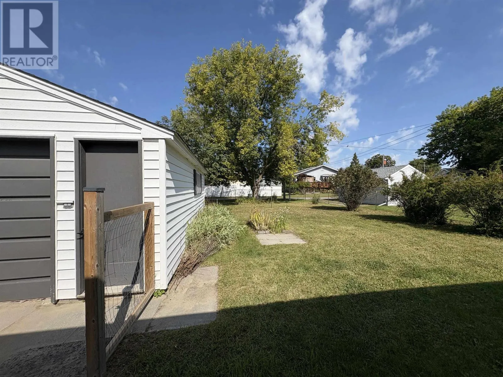 610 SECOND ST E