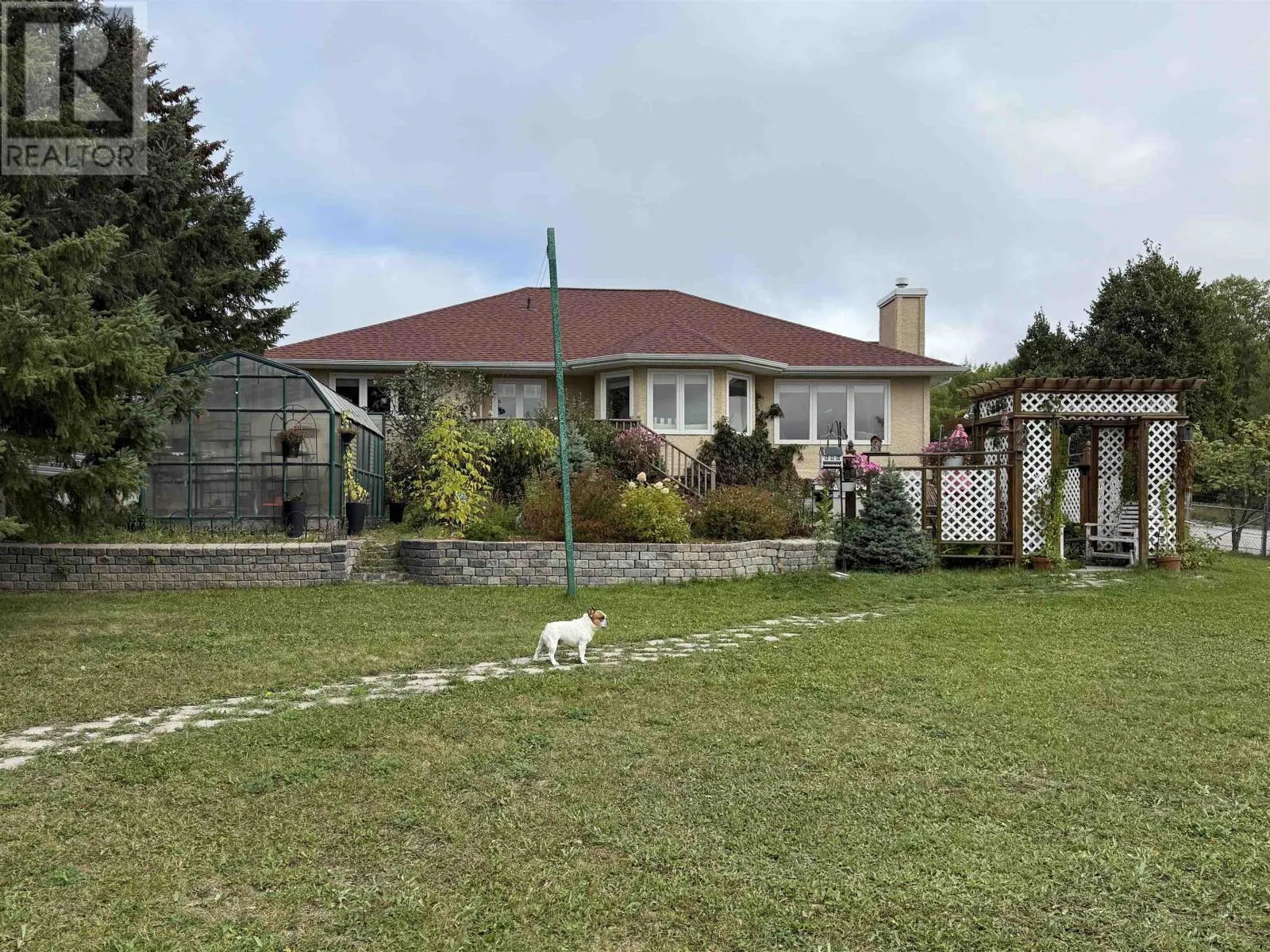 110 Edgewater DR