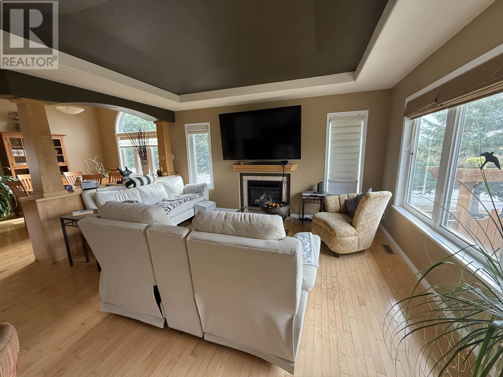 110 Edgewater DR