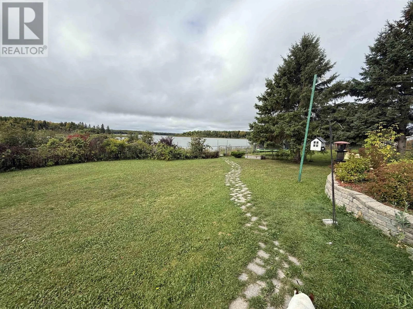 110 Edgewater DR