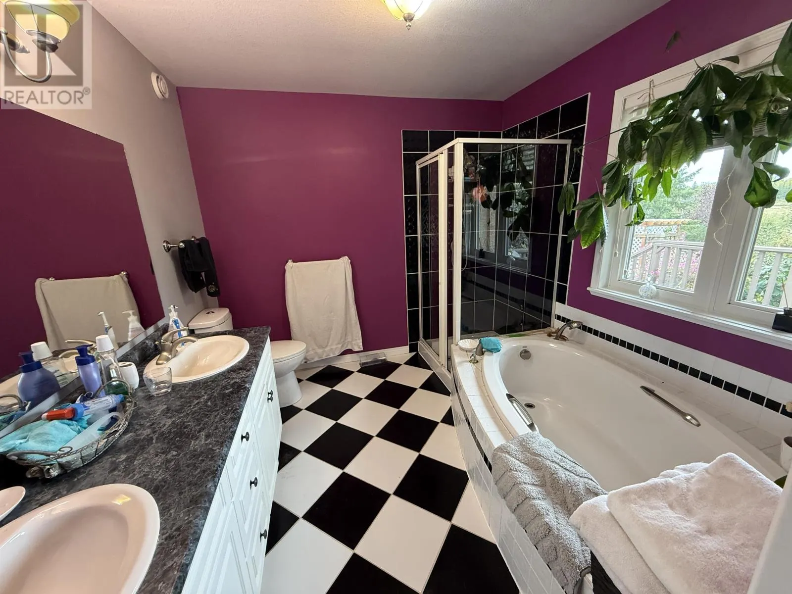 110 Edgewater DR