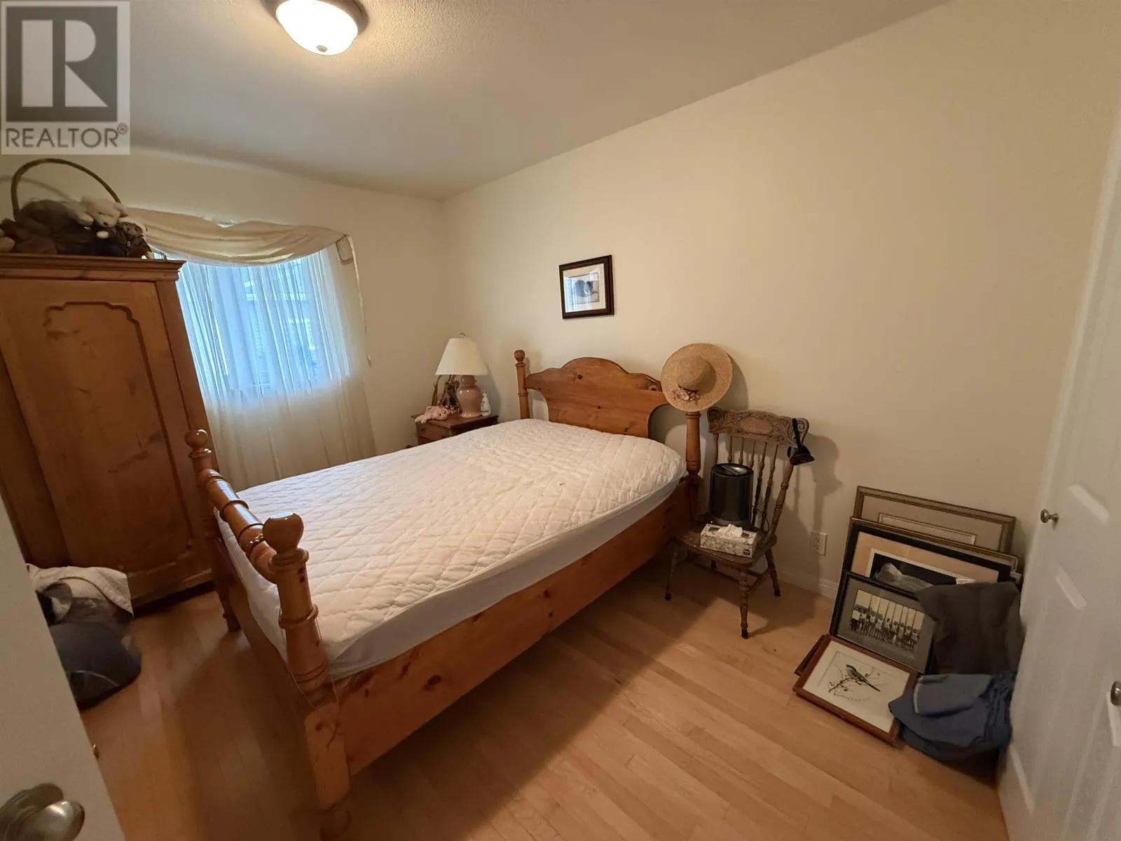 110 Edgewater DR