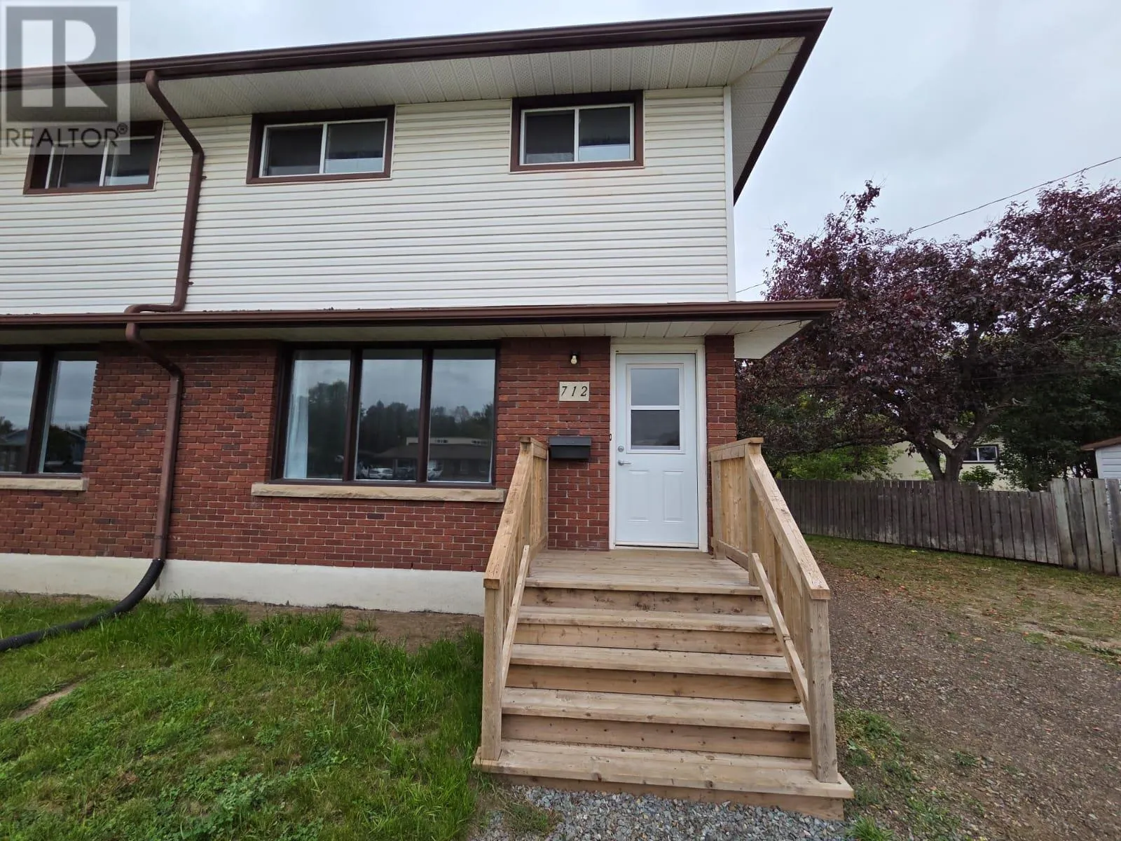 712 JOHN ST