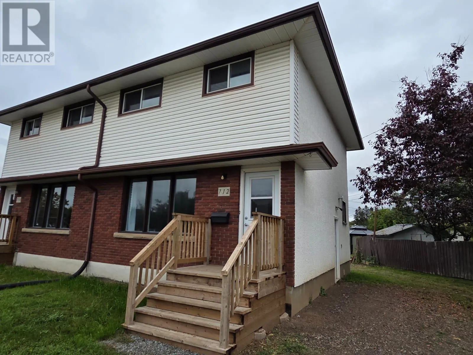 712 JOHN ST