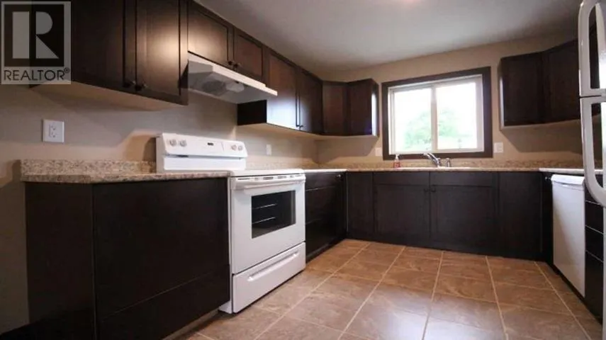 1325 JAMES ST S